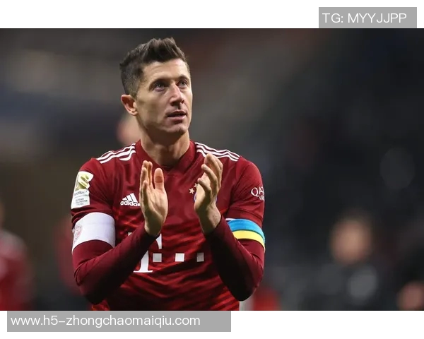 莱万连续两场西甲替补赛后不满率先离开诺坎普引发关注