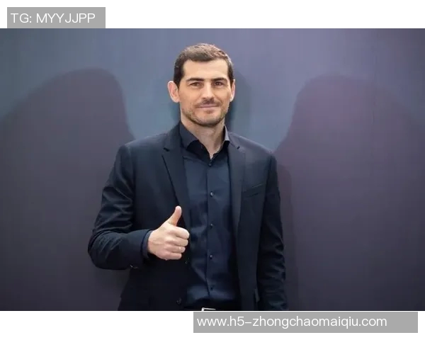 卡西与足球传奇同框出席世界杯抽签活动引发热议 卡西与足球传奇同框出席世界杯抽签活动引发热议